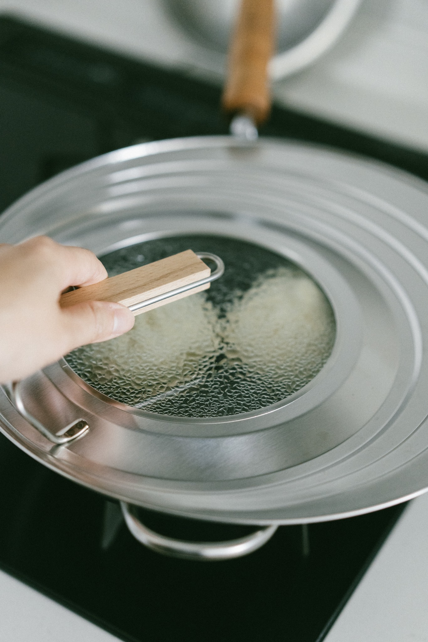 京都活具日本製不鏽鋼木柄萬用鍋蓋（適用24cm～30cm）