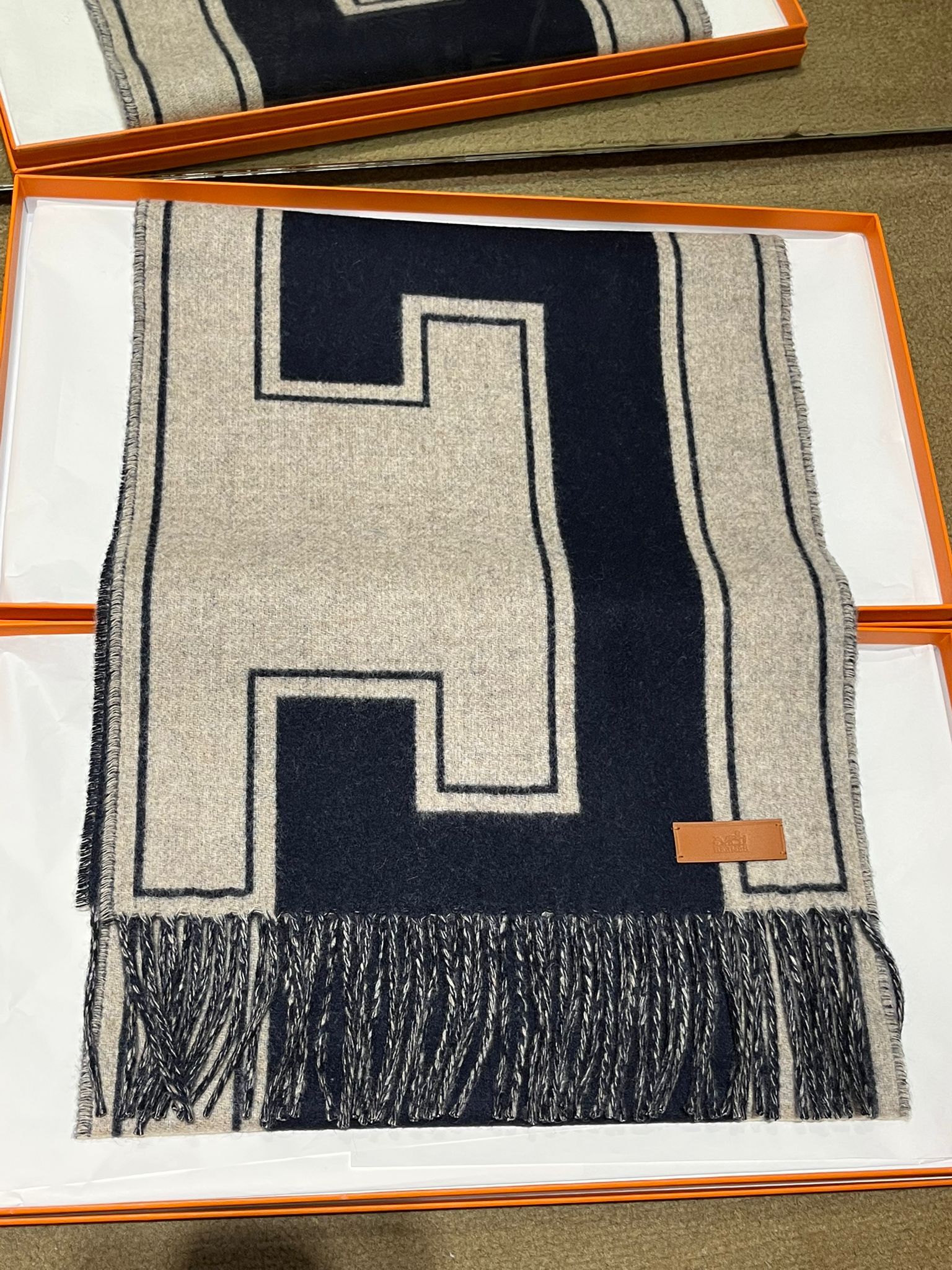 Casaque clefs de H scarf 100%cashmere 30x160cm bleu marine/beige chiné