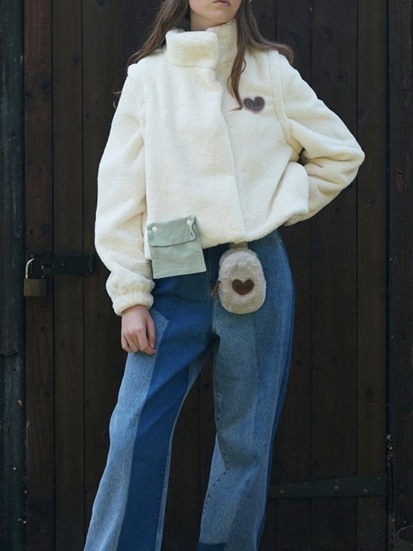 Kirsh FW23 心形刺繡 雙向短皮草外套