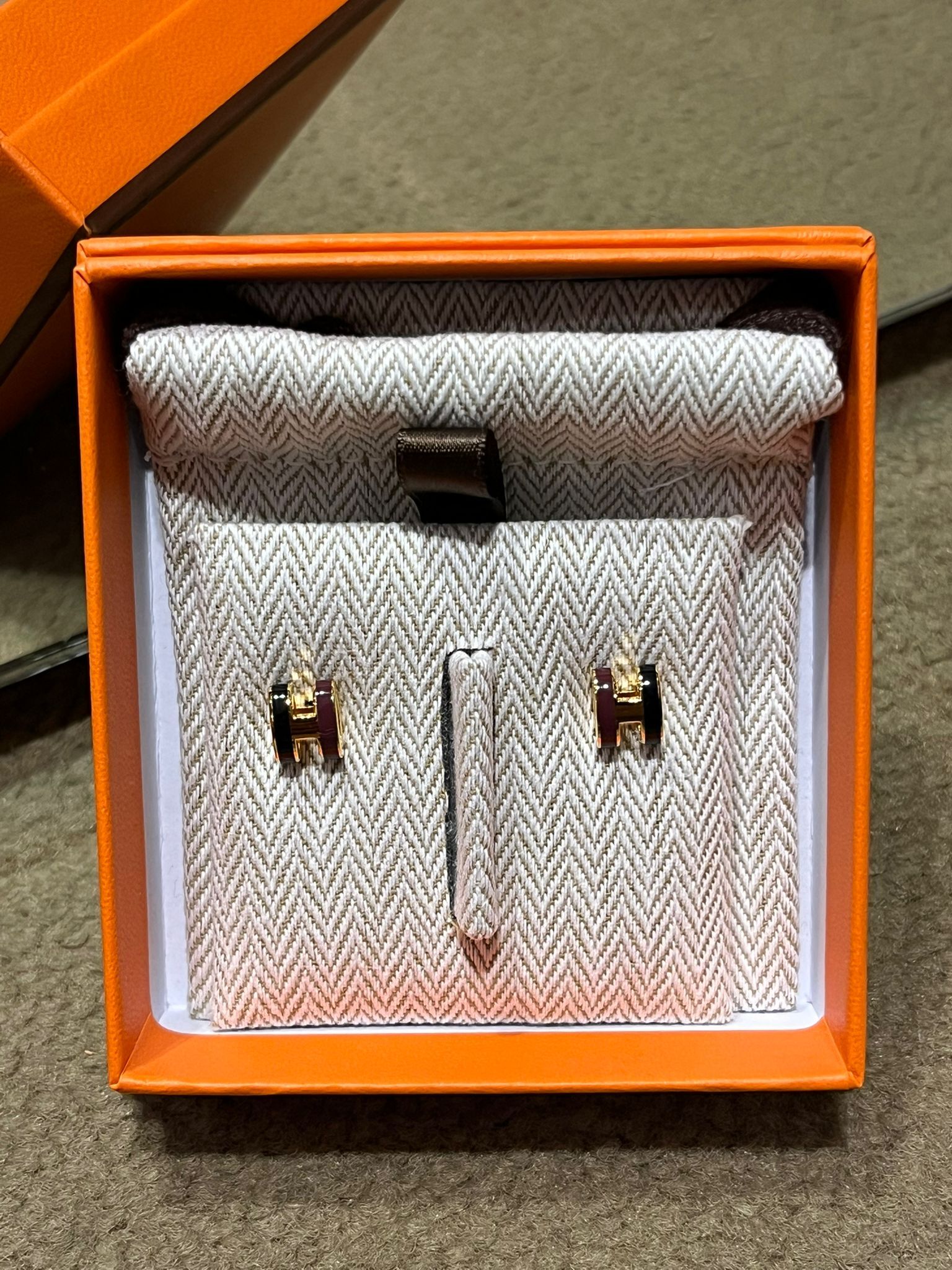 mini pop h earrings B1 galaxie cc