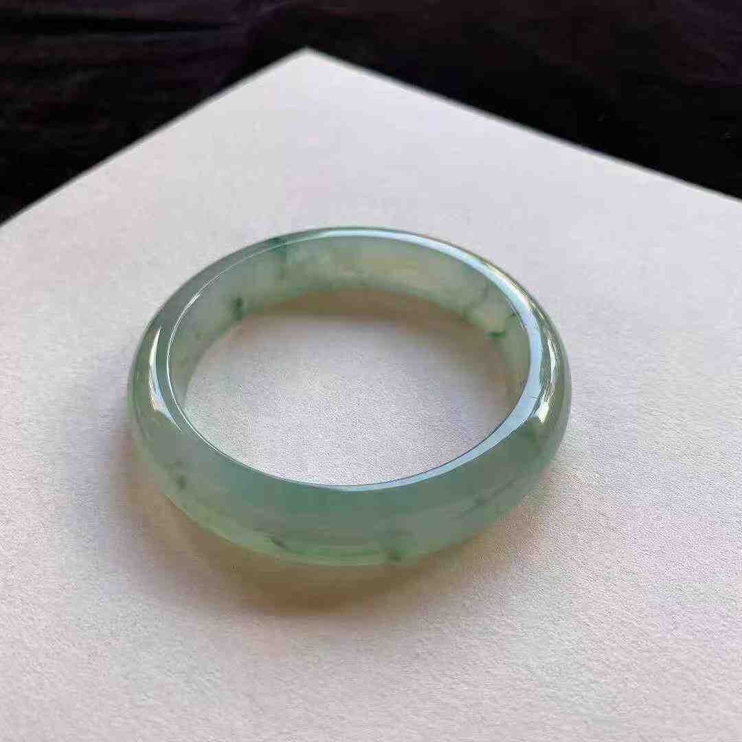 9235648 55.3mm冰種飄花翡翠正圈手鐲 (54-56)