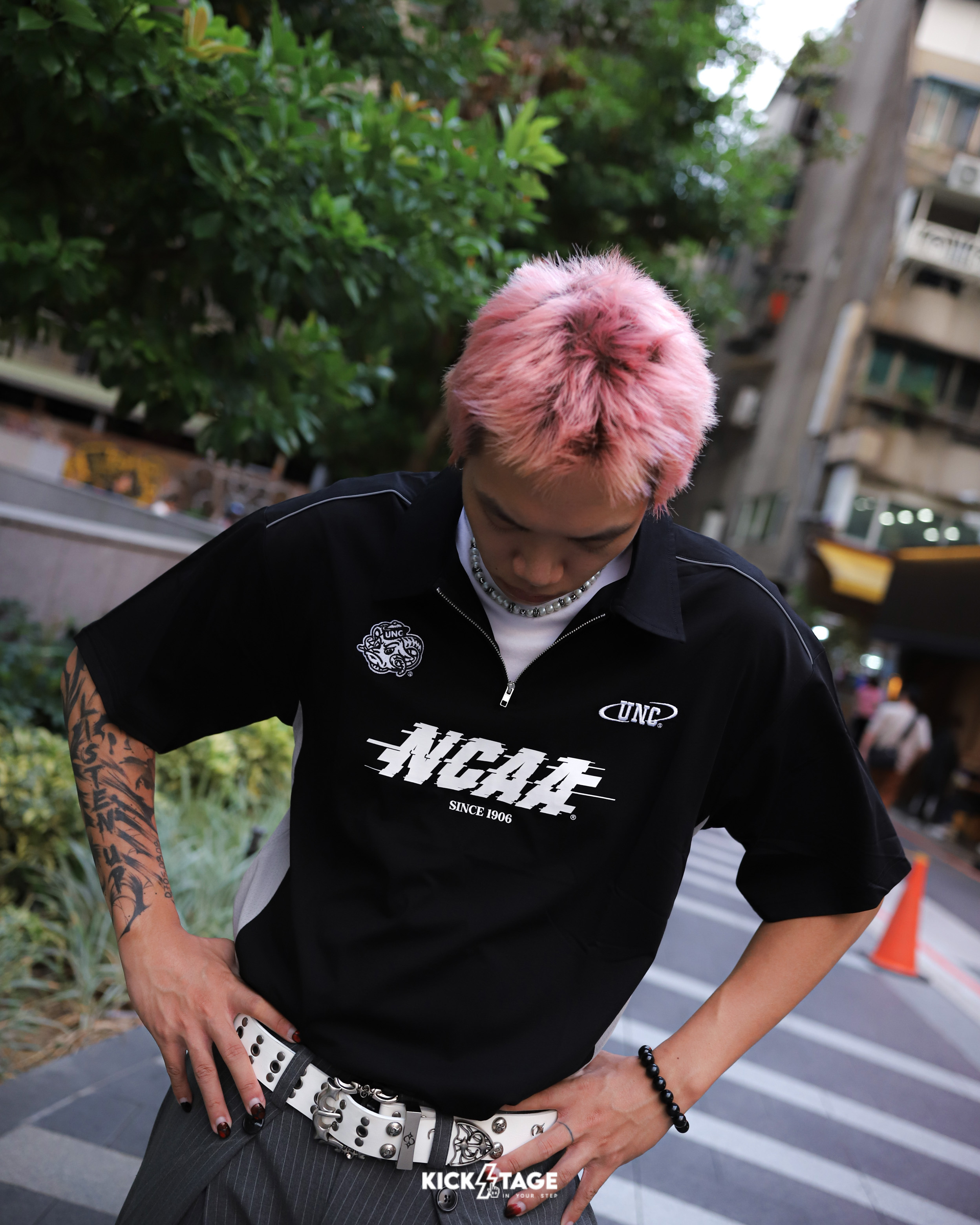 NCAA POLO 黑色 棕色 拉鍊 落肩 拉克蘭袖 拼接 POLO衫【74251320】