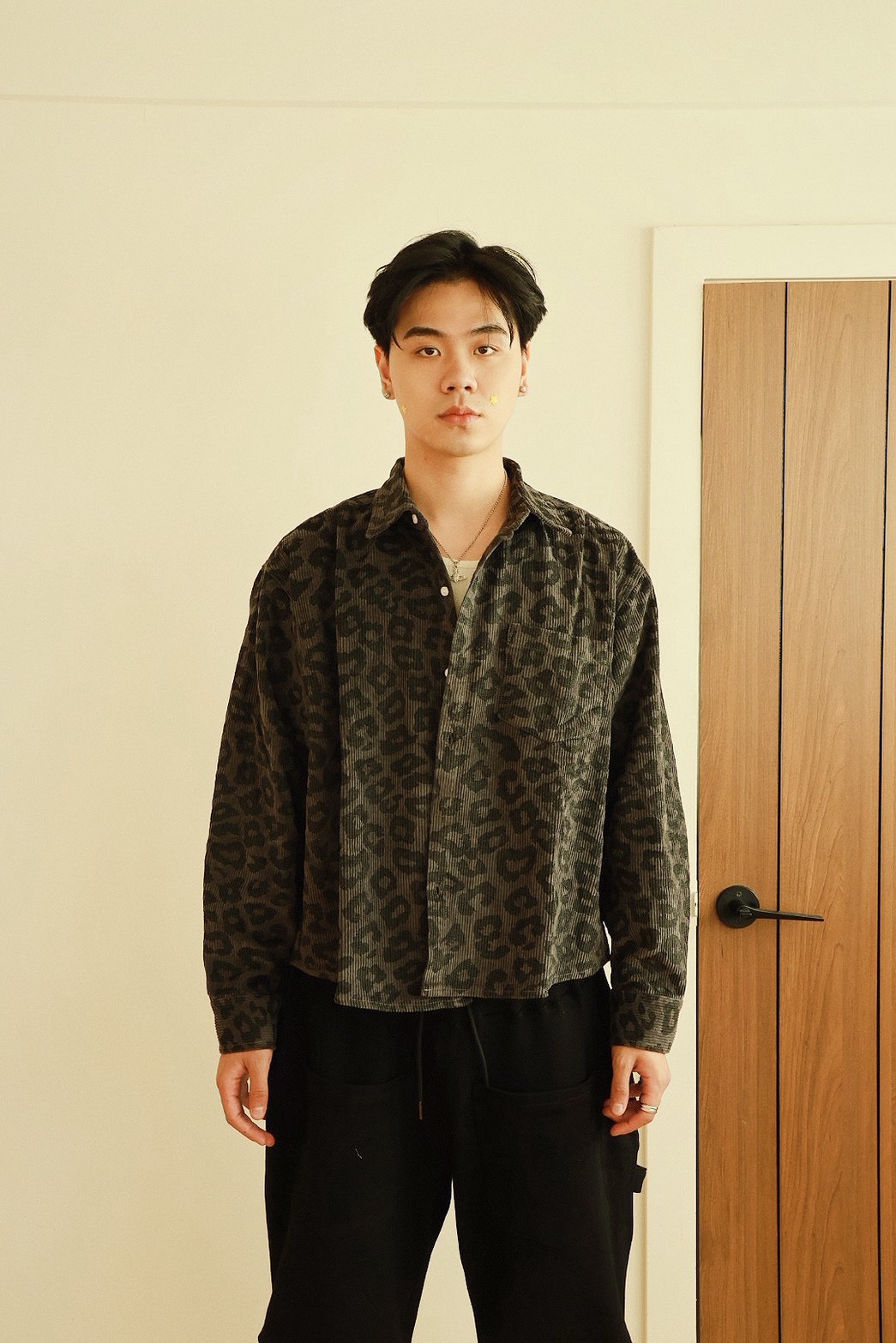 排釦 豹紋 口袋 燈芯絨  圓弧 長袖 #襯衫