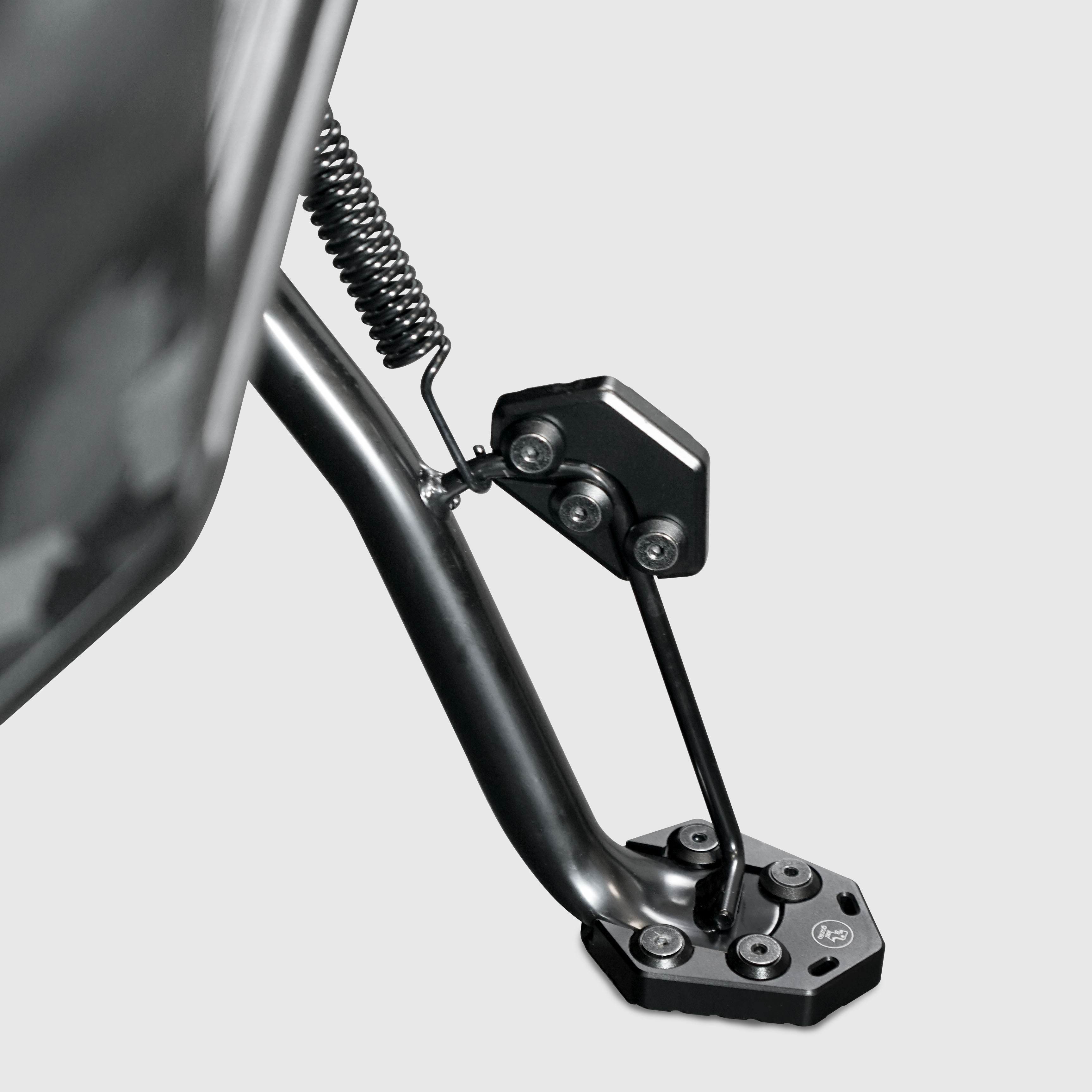 YAMAHA 勁戰七代 ｜鋁合金側柱加大底座/踢片