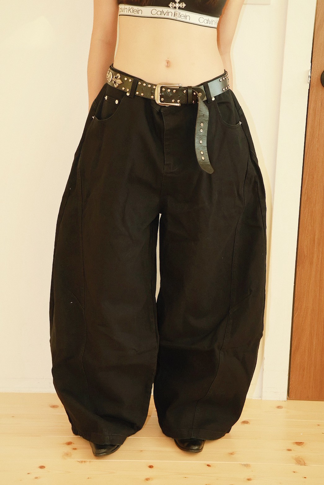 素面 卯釘 摺痕 線條 彎刀 #牛仔褲