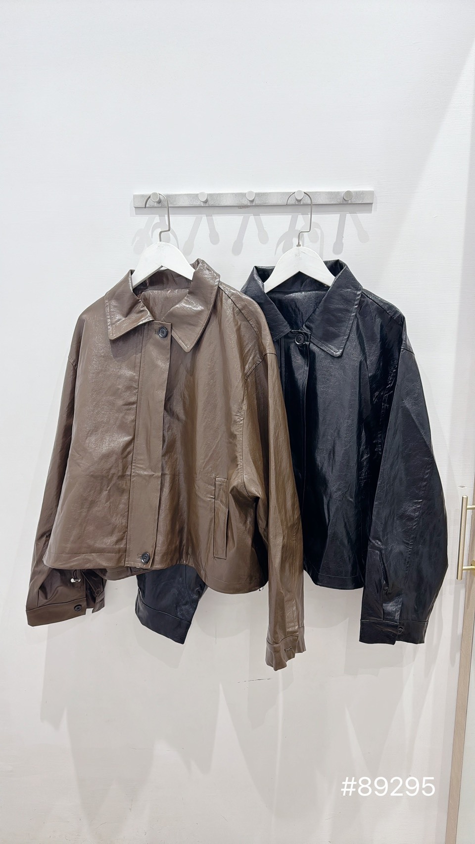 下抽繩亮面皮外套