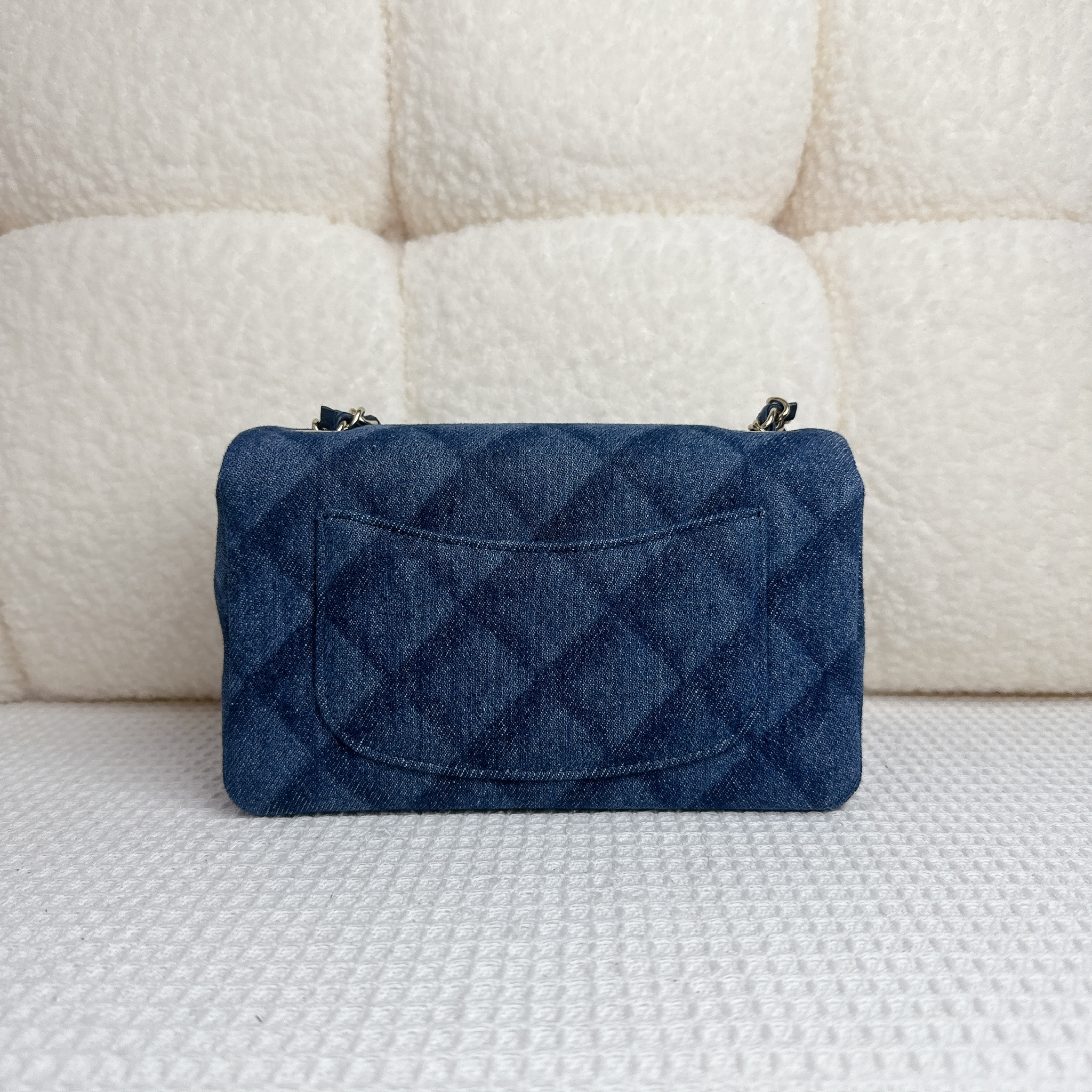 Chanel Classic Flap Bag 20 cm - Denim / Ghw