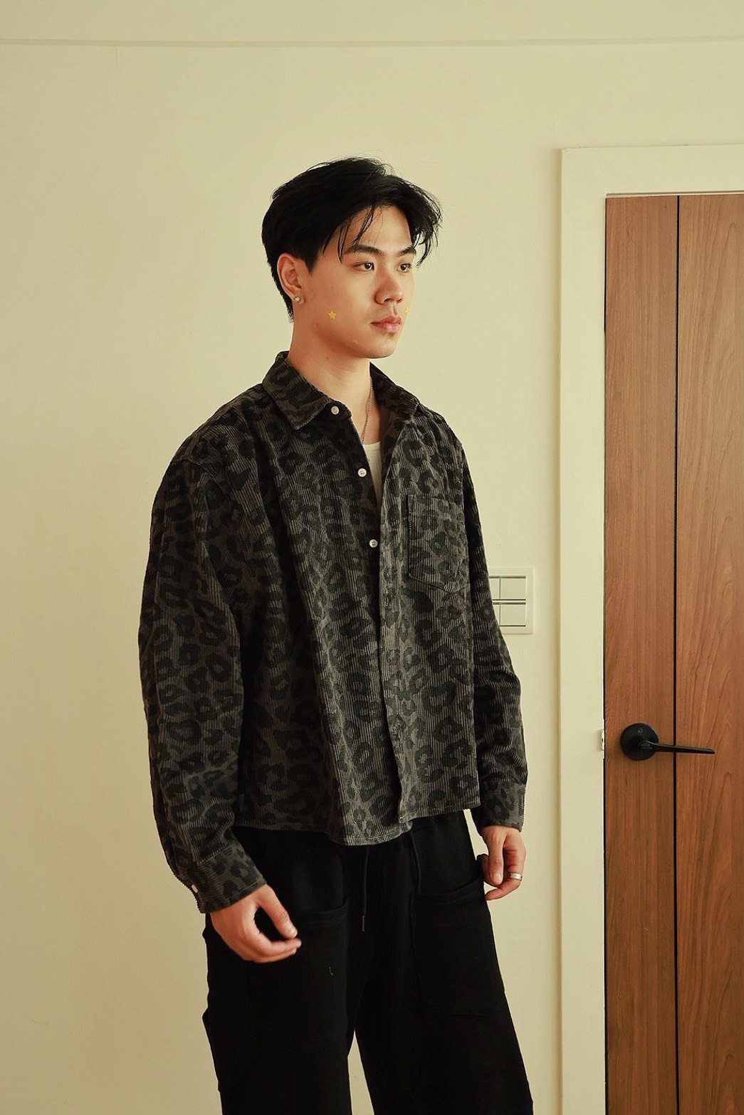 排釦 豹紋 口袋 燈芯絨  圓弧 長袖 #襯衫