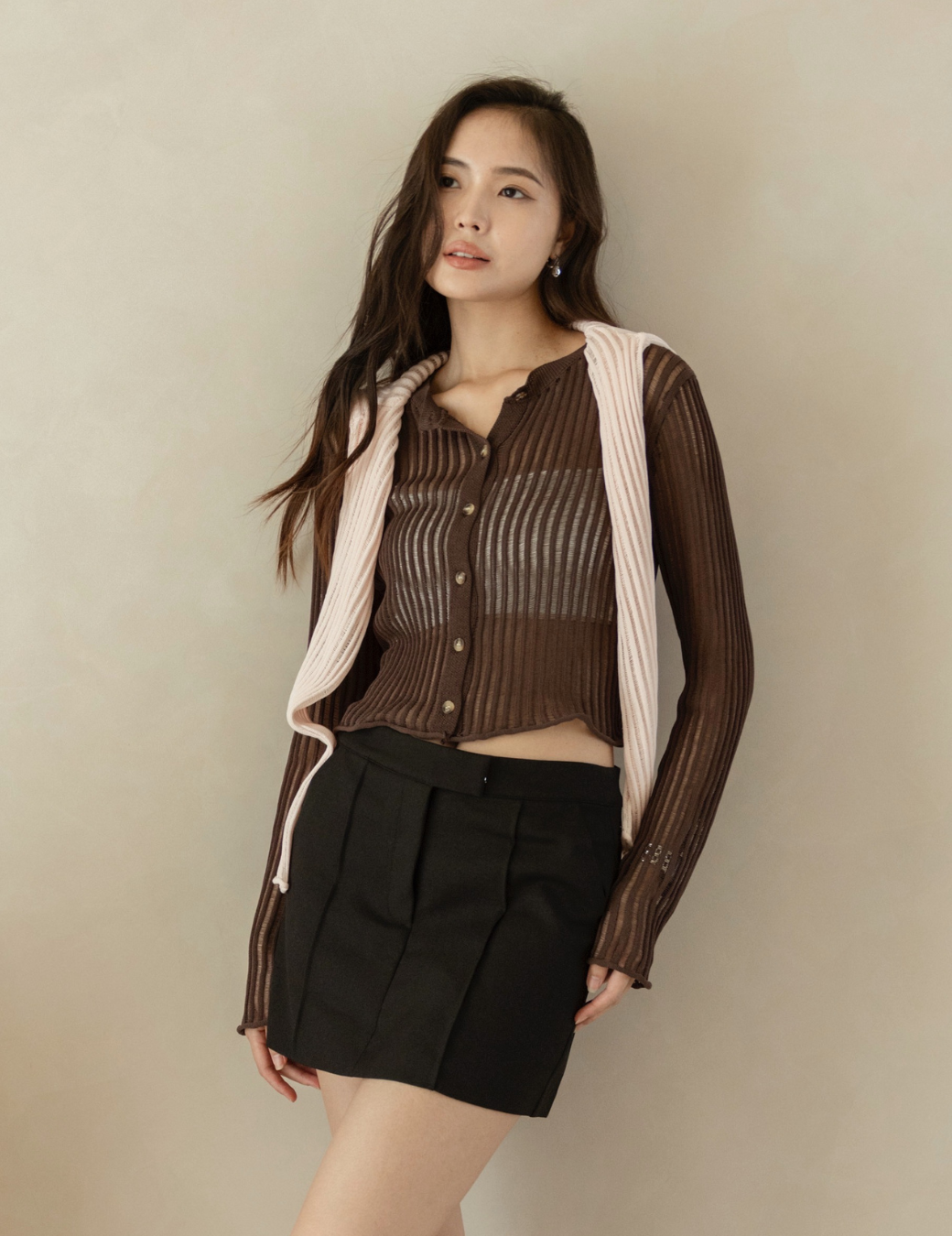 排扣簍空針織上衣（咖啡色/3尺寸）