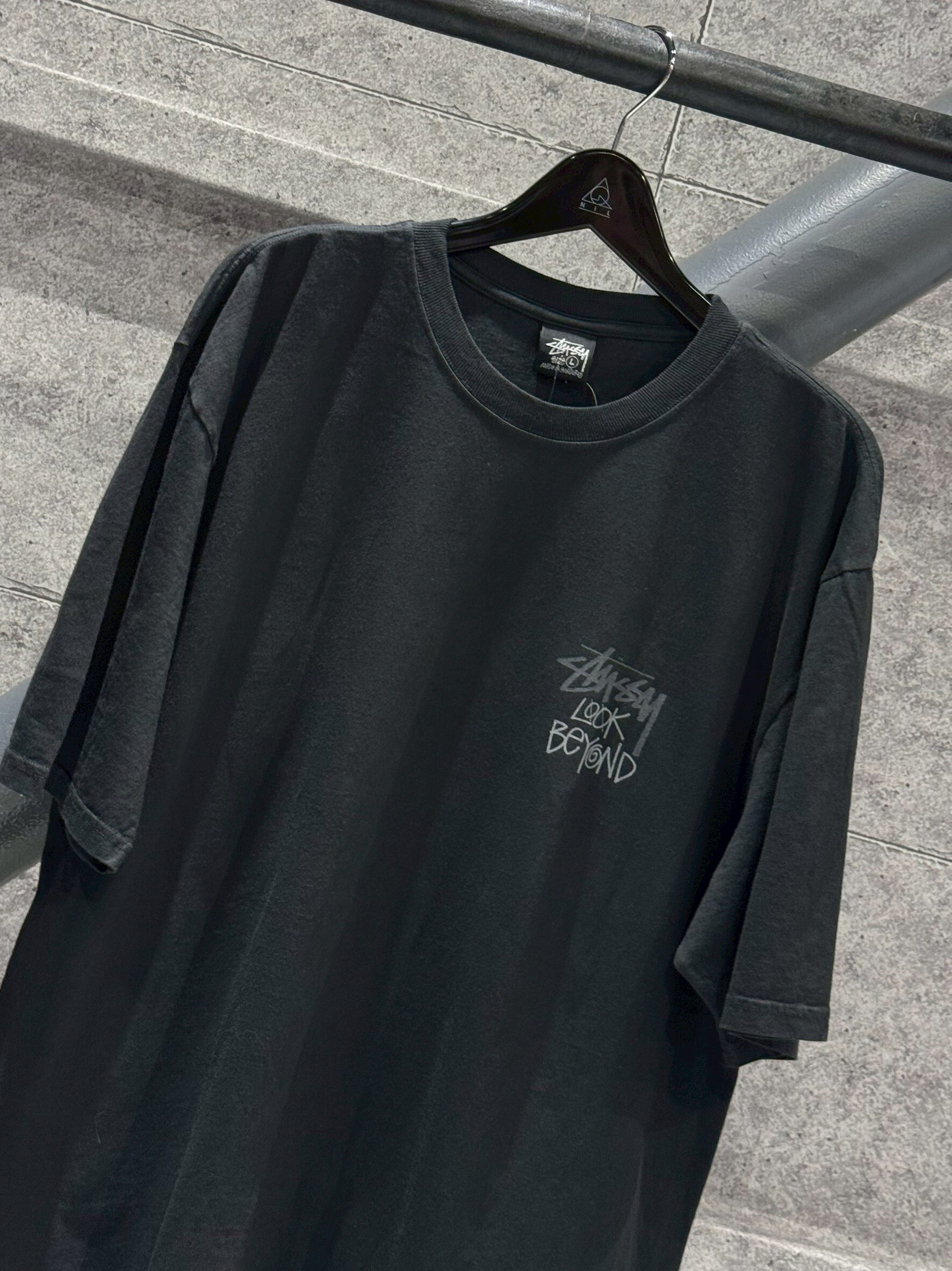 STUSSY 絕版款 黑灰太陽星球Logo短袖 T