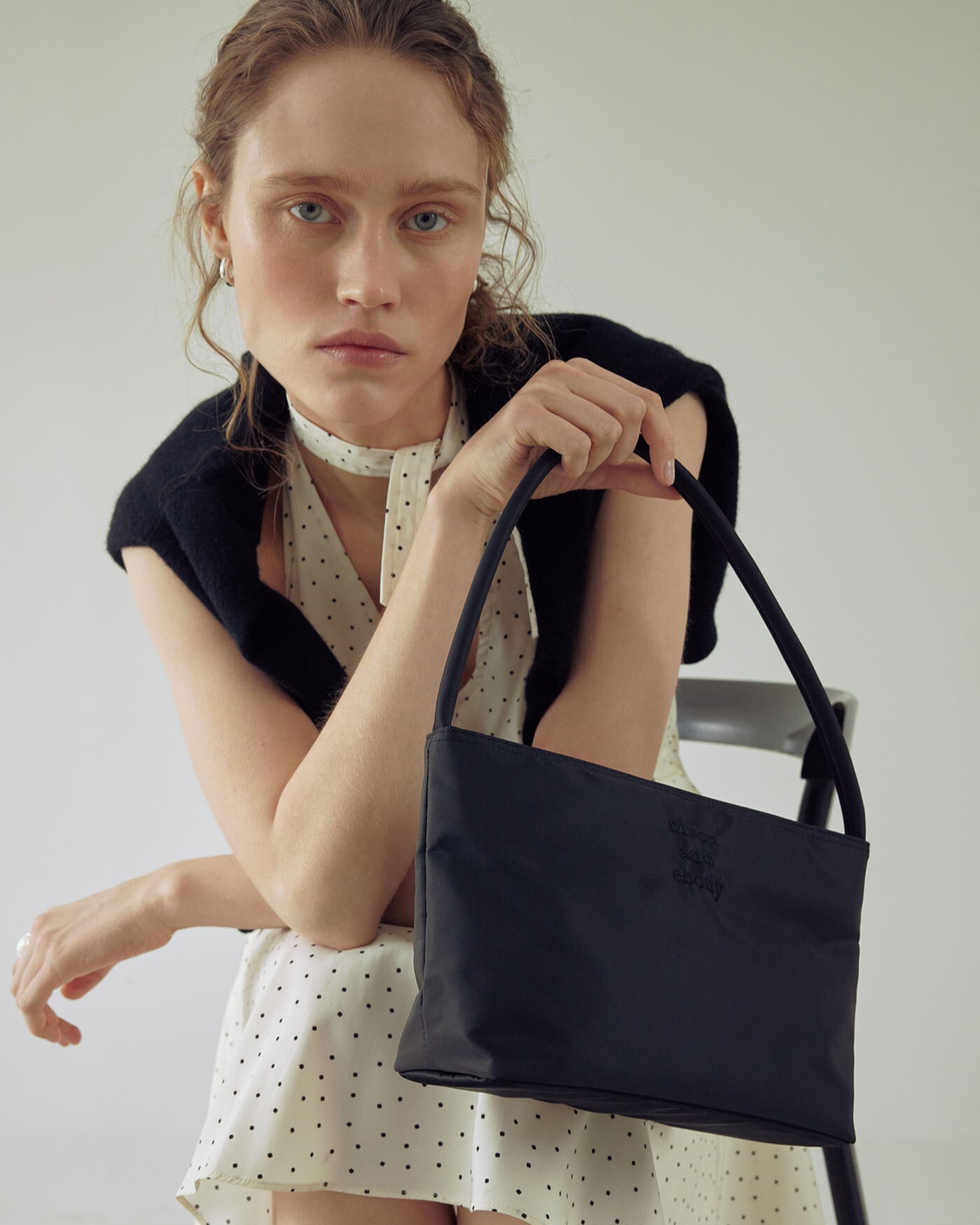 韓國濟州島 Mucu And Ebony Near Flat Bag 尼龍 單肩包 腋下包 黑