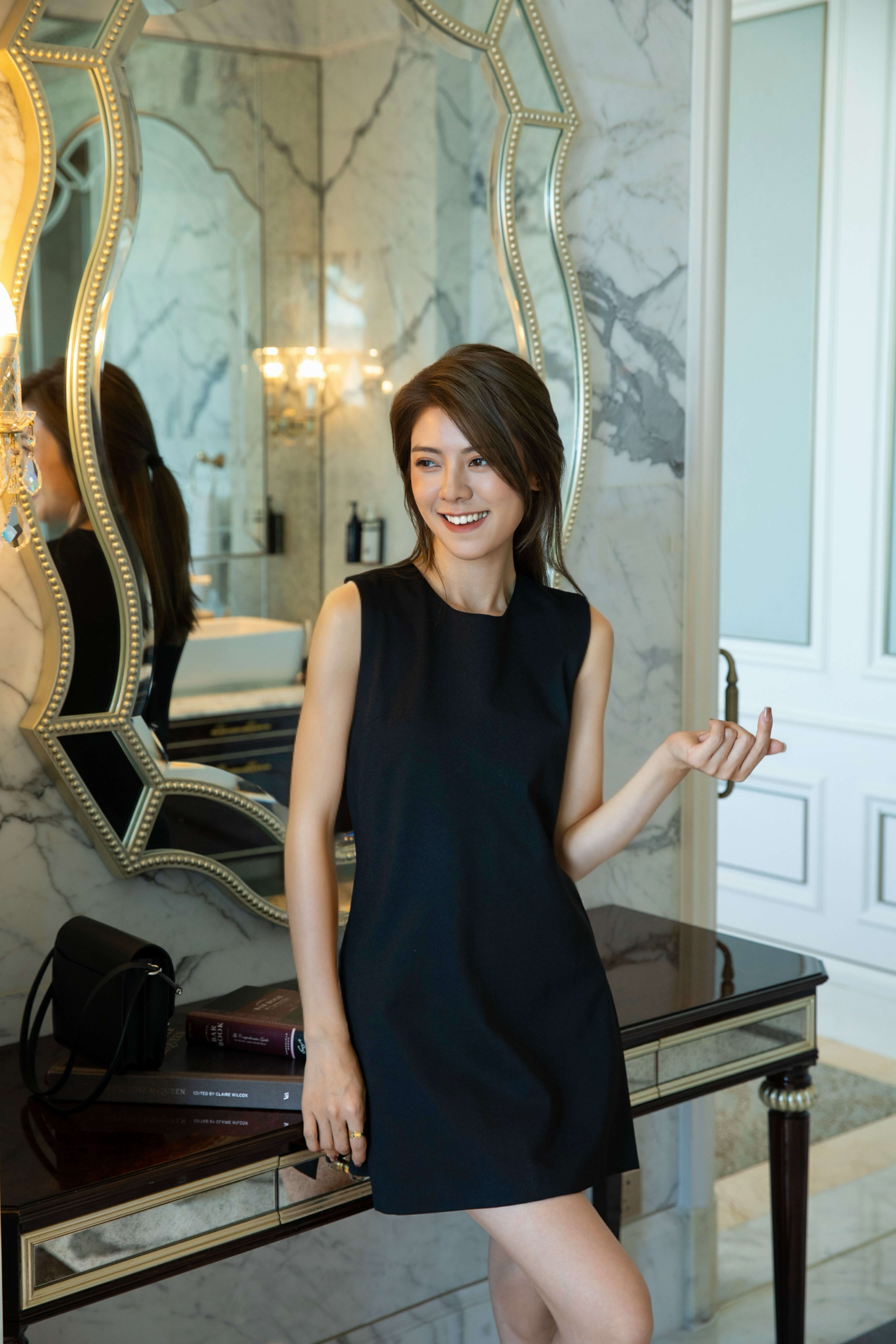 Side Slit Hem Sleeveless Mini Dress_DS249L07