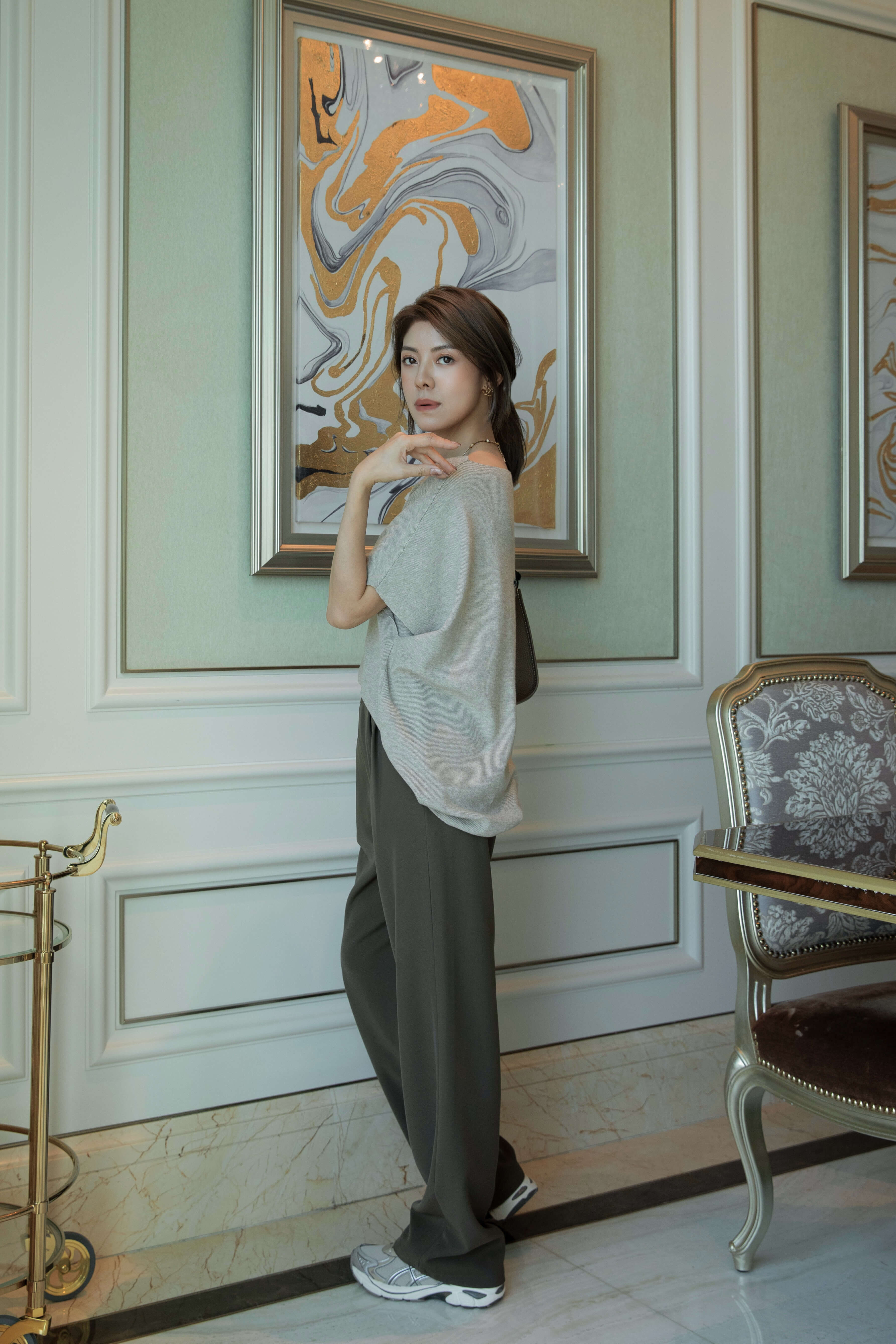Tailored Pleated Straight Leg Pants_PT2411L051