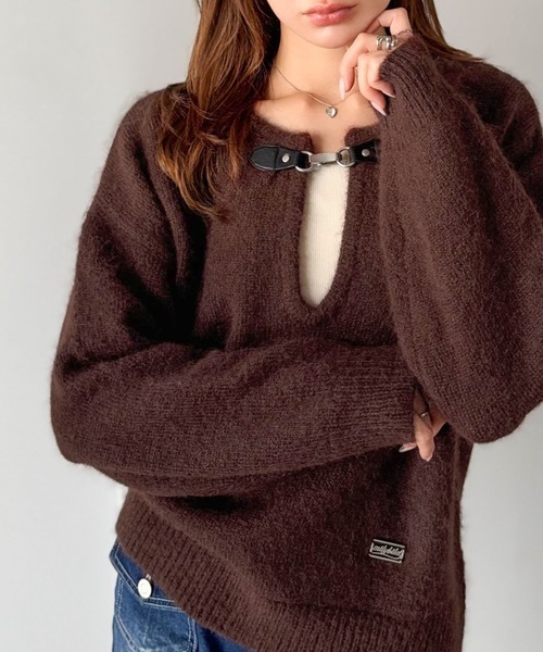 日本🇯🇵連線 Mily Bilet 皮革扣飾U領針織衫 扣頸設計 U領 馬海毛針織 寬鬆 長袖 3色(任買兩件711免運)/預購