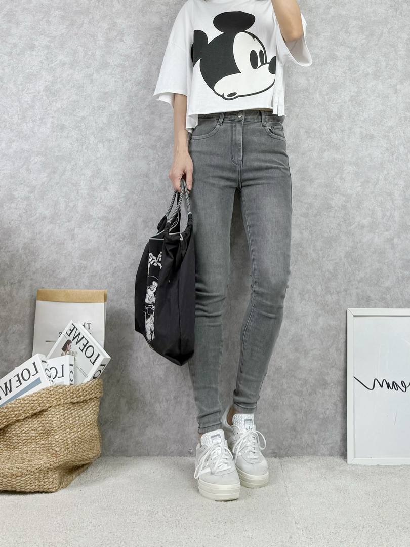 有彈性卻不鬆垮的窄腳褲