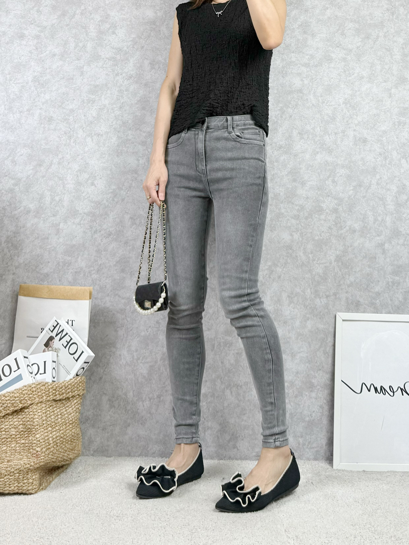 有彈性卻不鬆垮的窄腳褲