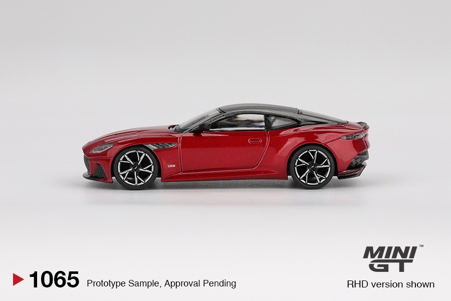 Mini GT 1/64 Aston Martin DBS Hyper Red RHD 右軚