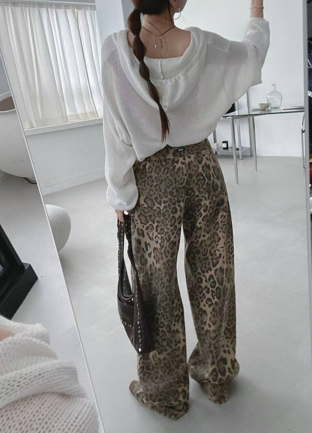 口袋釘釦豹紋褲