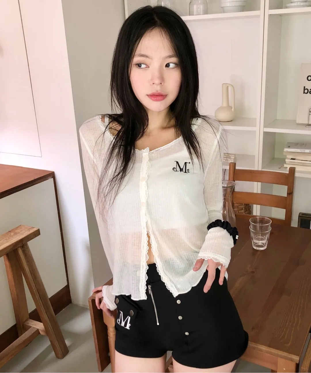 🇰🇷Mucent 透膚蕾絲上衣