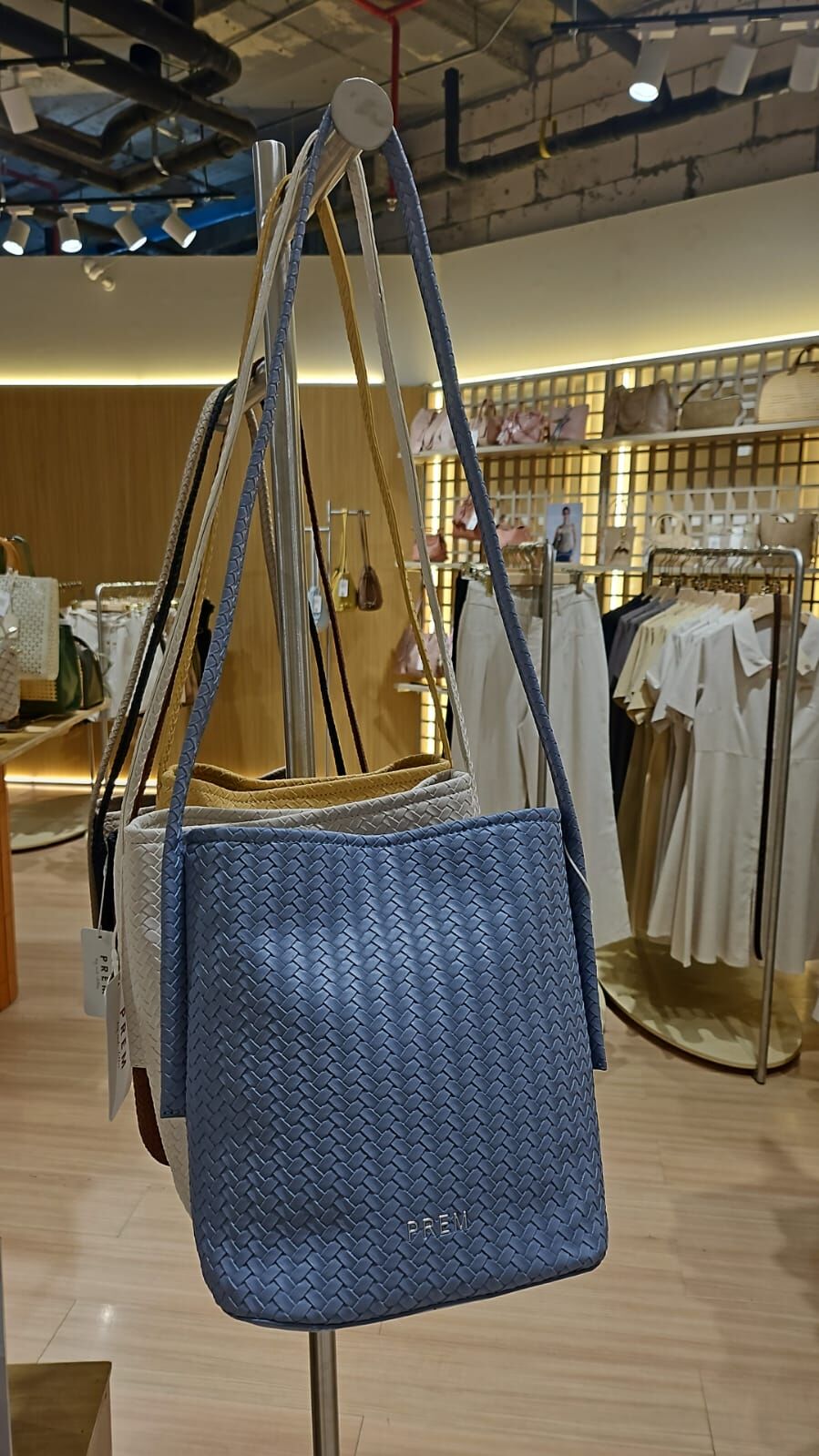 泰國連線 PREM壓紋水桶斜咩袋（T10 PR460）