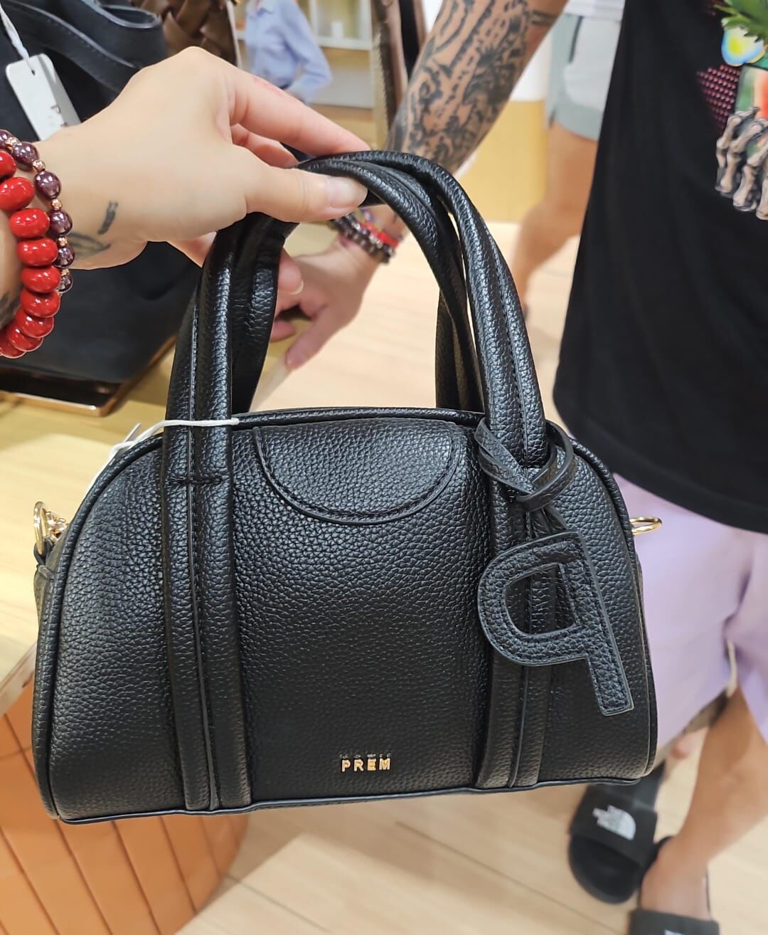 泰國連線 PREM P字吊飾手挽斜咩袋（T10 PR461）