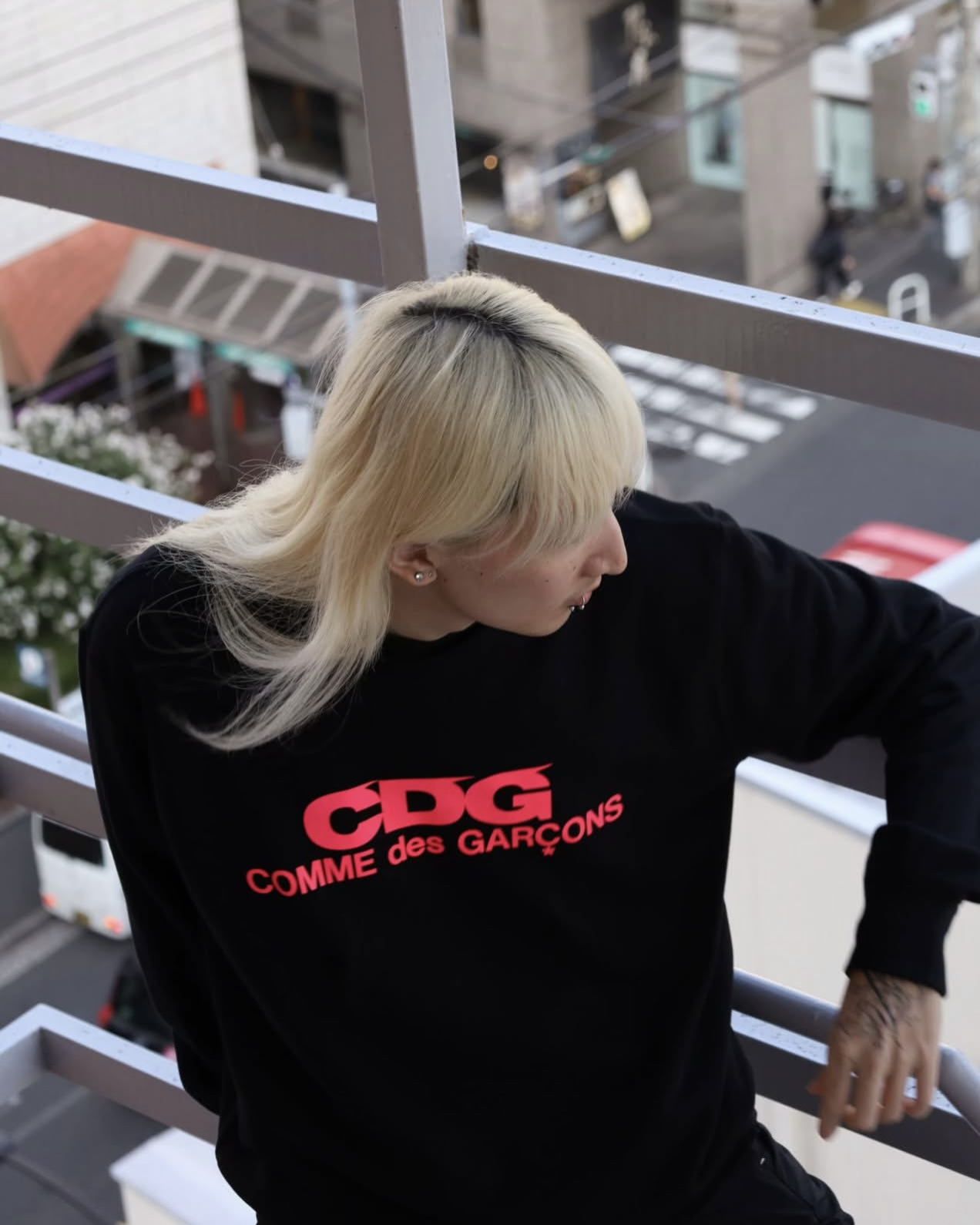 CDGCDGCDG / PINK LOGO CREW NECK SWEATSHIRT