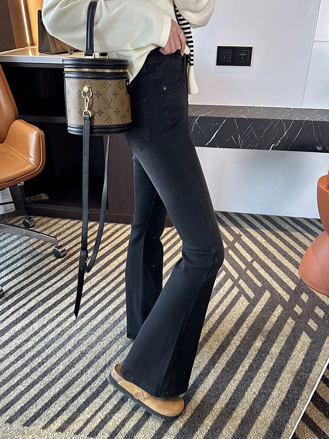 超細閃鑽低調微喇叭牛仔褲-預購