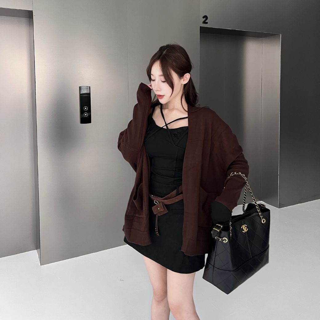 【心動維納斯】交叉蕾絲修身上衣-2色 美翻客人都愛拿! 甜辣女神 長袖上衣(現貨)