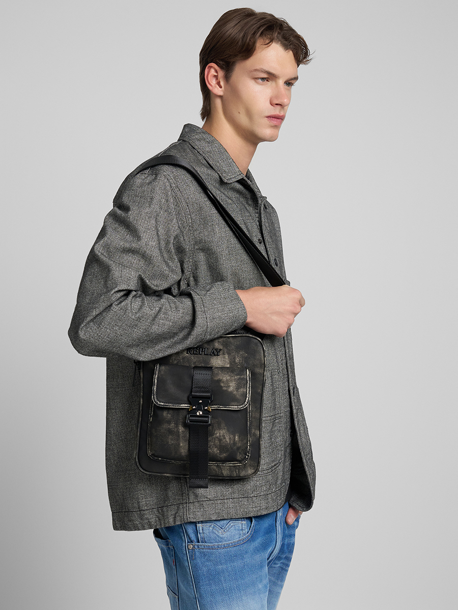 仿舊紮染斜背包