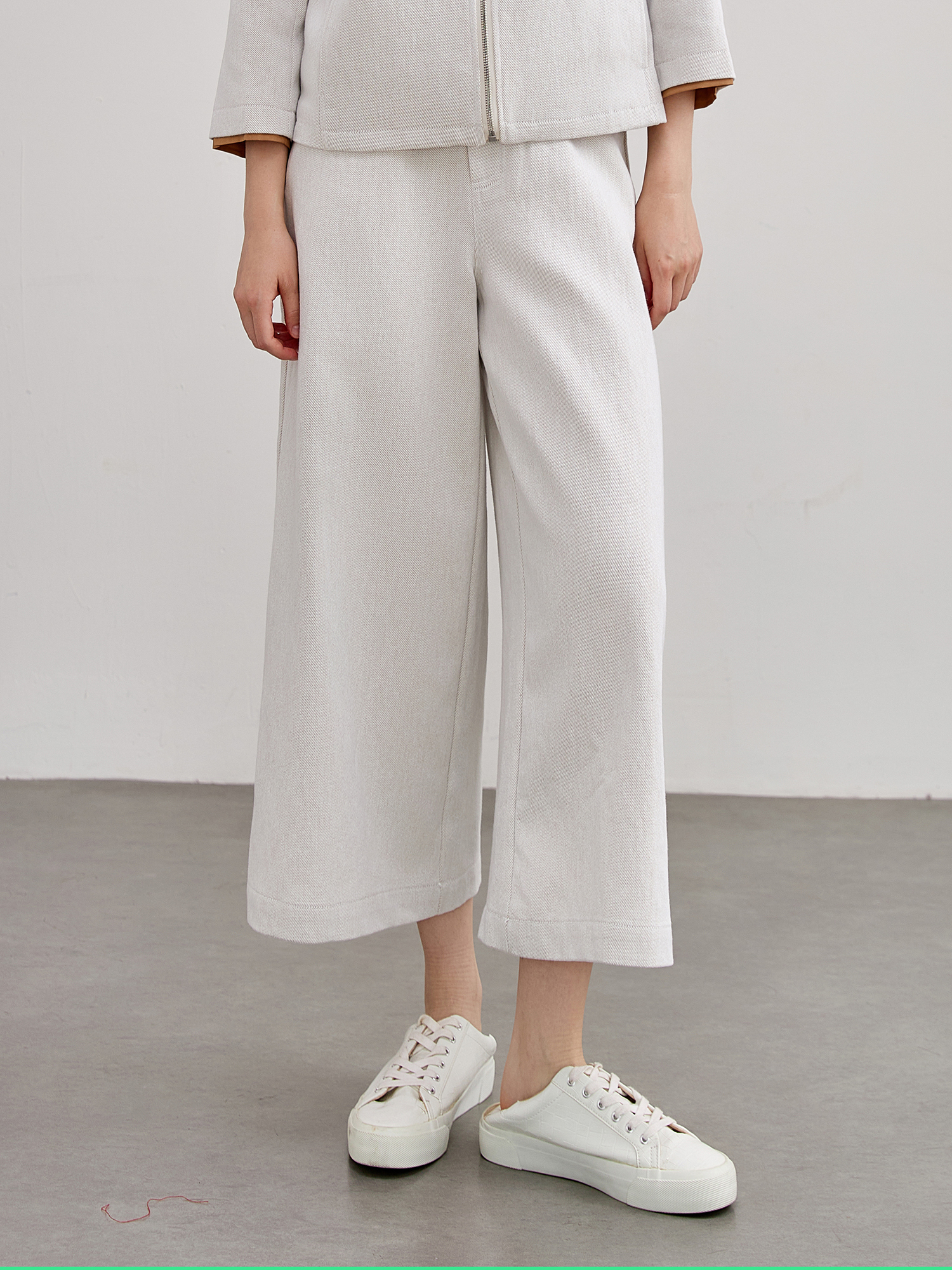 mi-tu閃鑽闊腿牛仔褲