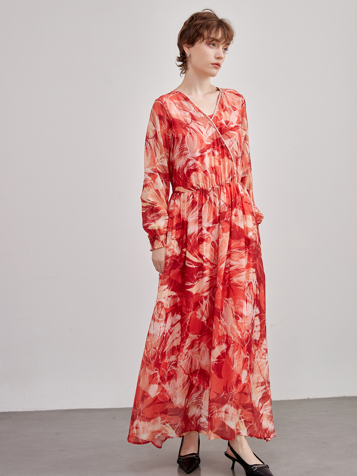 mi-tu 印花V領連身裙