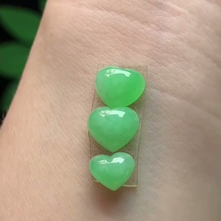 923364 翡翠飄綠愛心一手