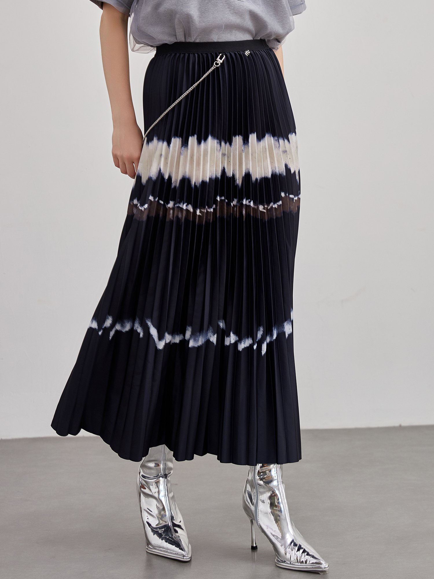 mi-tu 印花鏈條百褶半身裙