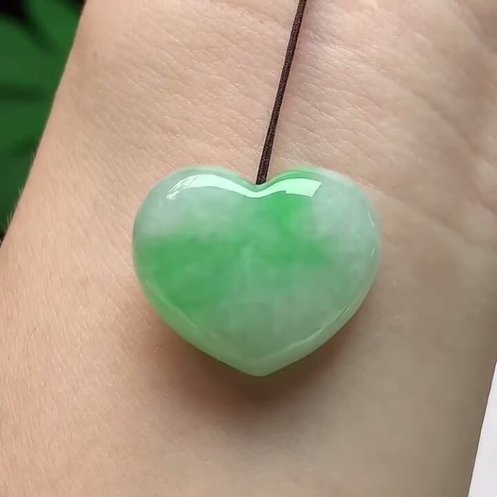 923367 翡翠飄綠愛心