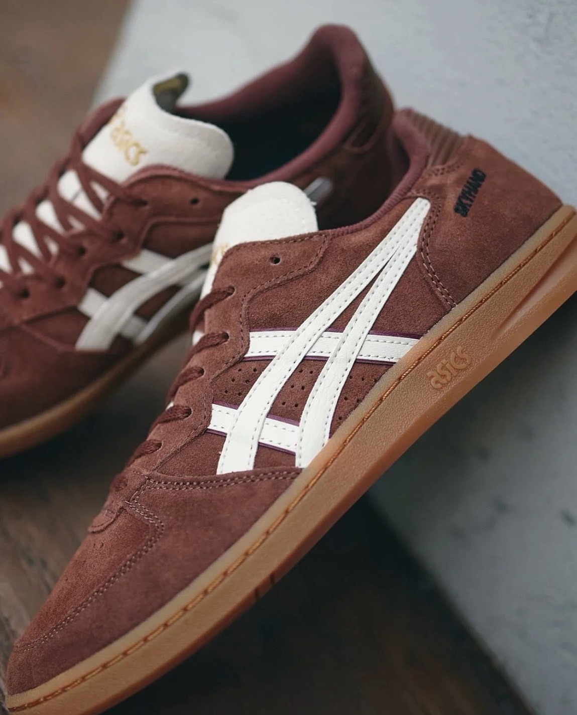 ASICS 休閒鞋 SKYHAND OG 咖啡棕 焦底 復古 情侶鞋 男女 1203A452200