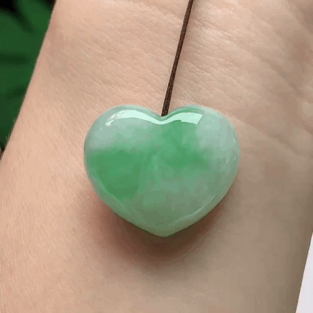 923367 翡翠飄綠愛心