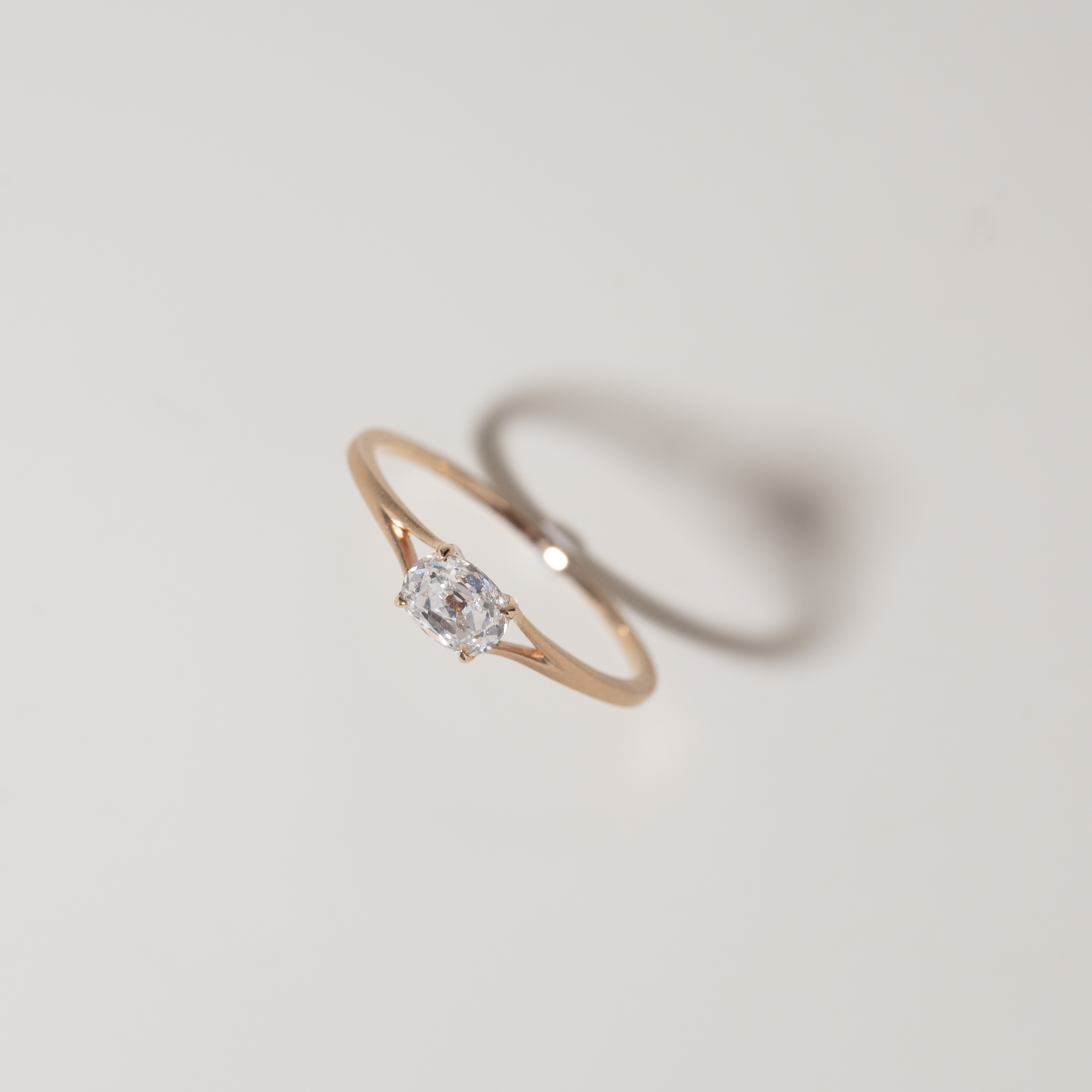 18K 0.44ct Oval Diamond Ring