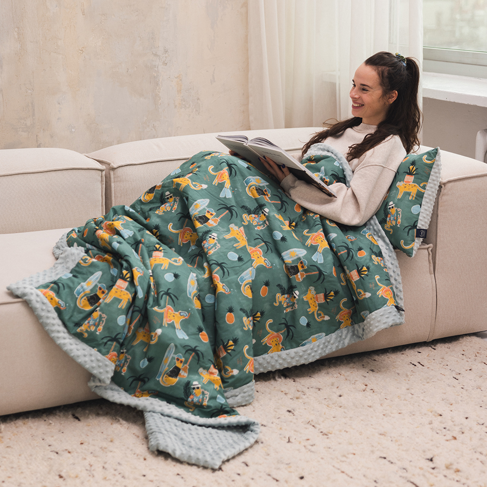 La Millou波蘭 單面巧柔豆豆毯大人款(140x220cm)｜石虎渡假中(綠底)｜煙燻香草綠