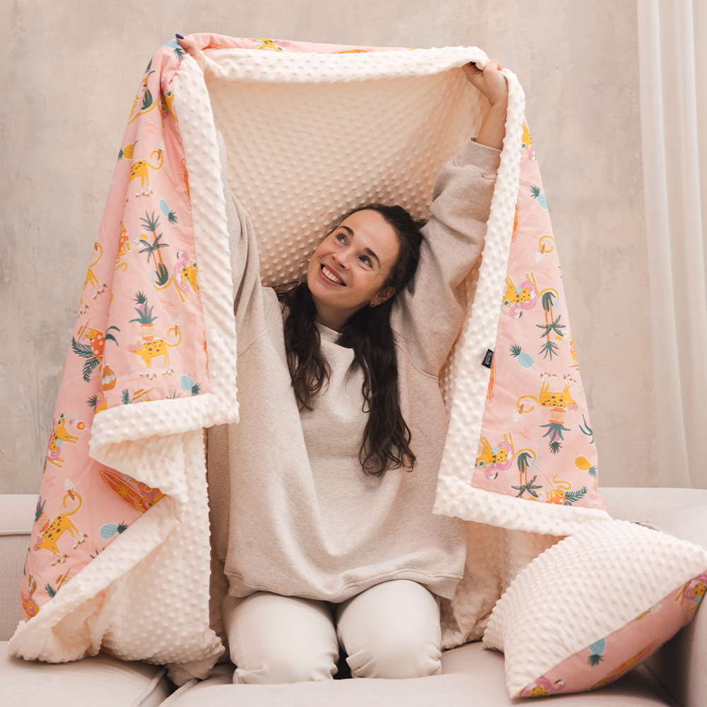 La Millou波蘭 單面巧柔豆豆毯大人款(140x220cm)｜石虎渡假中(粉底)｜雲朵白