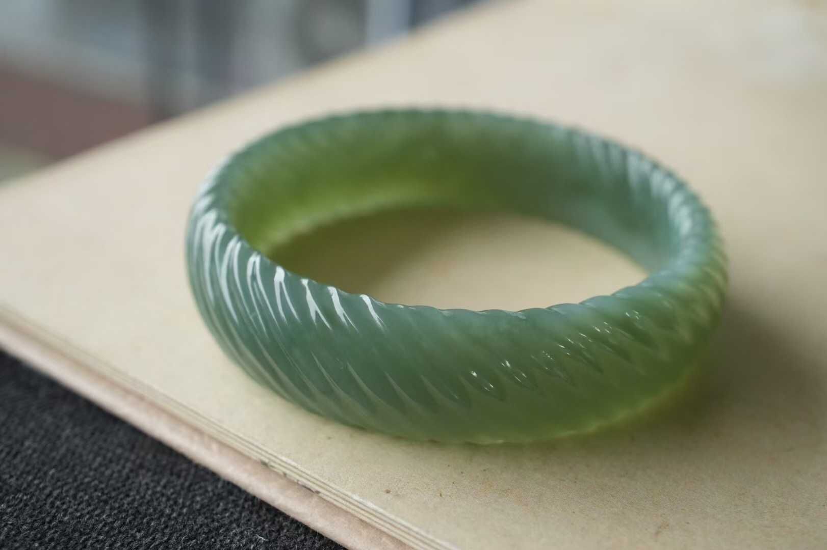 923422 52mm，60mm和田玉碧玉粉青寬版手鐲