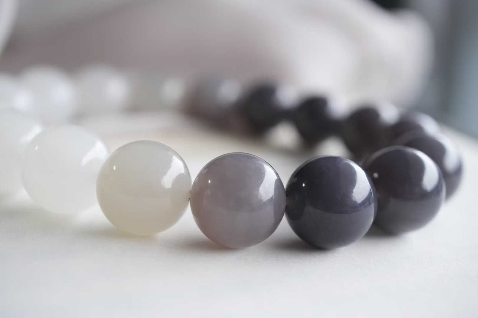 923423 和田玉冰底煙紫漸變手串 (11.5-12mm直徑)