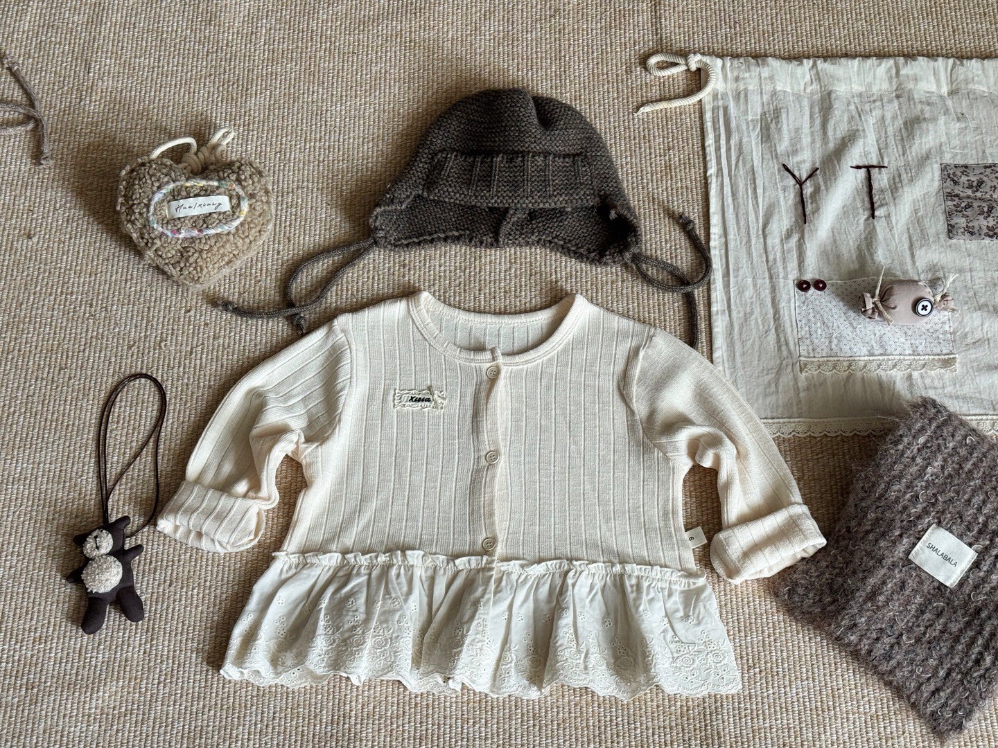 蕾絲荷葉針織外套