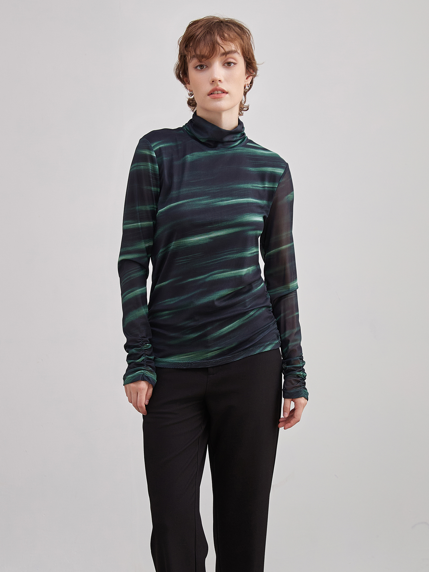 mi-tu高領印花上衣