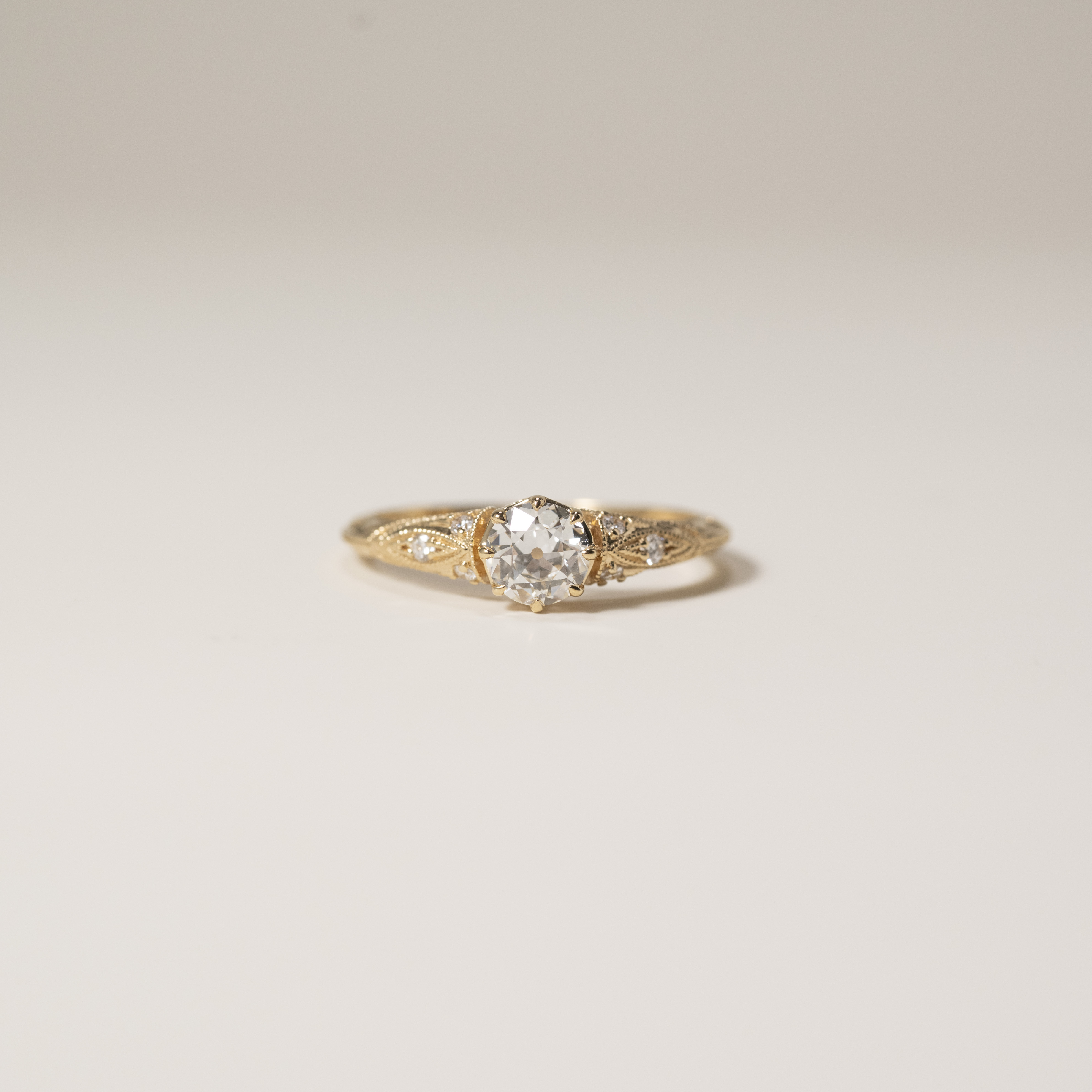 18K Antique Diamond Ring