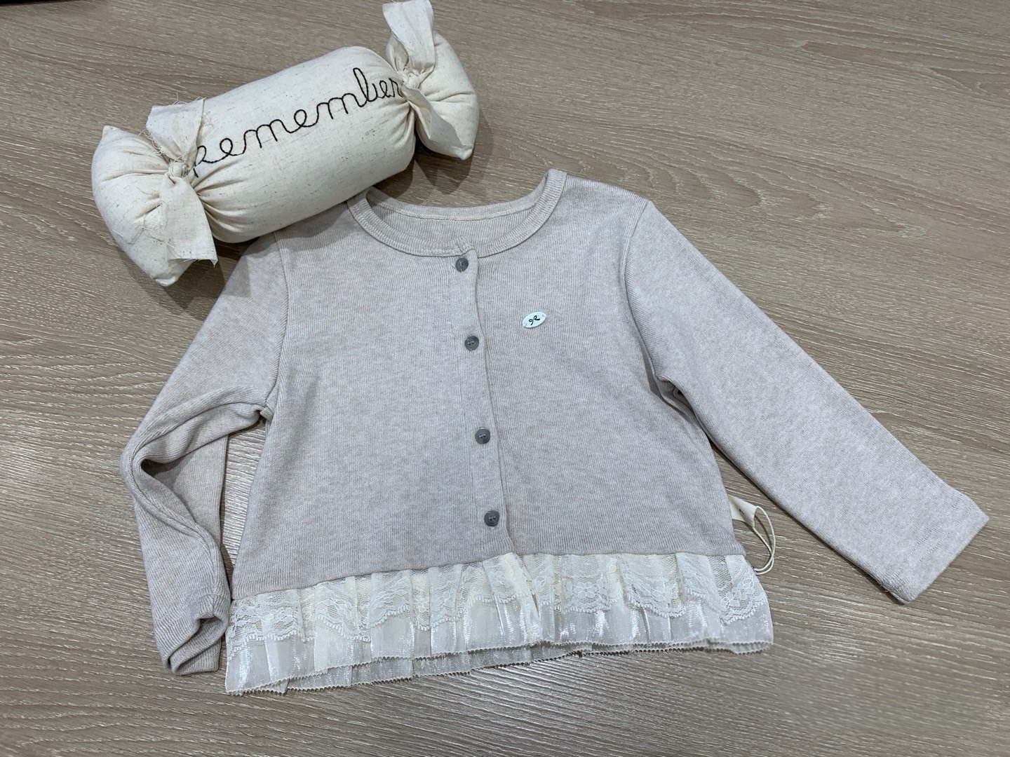 蕾絲下擺針織外套