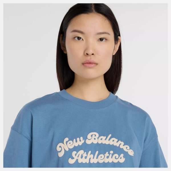 NEW BALANCE 短T NB 藍 LOGO 寬版 棉短袖 女 WT53525SRU