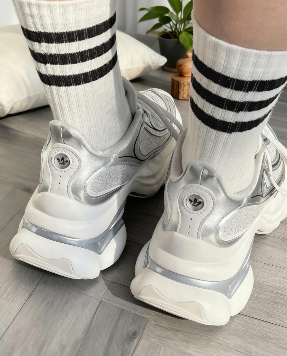 ADIDAS ORIGINALS OZVENUZ W 老爹鞋 增高 銀色