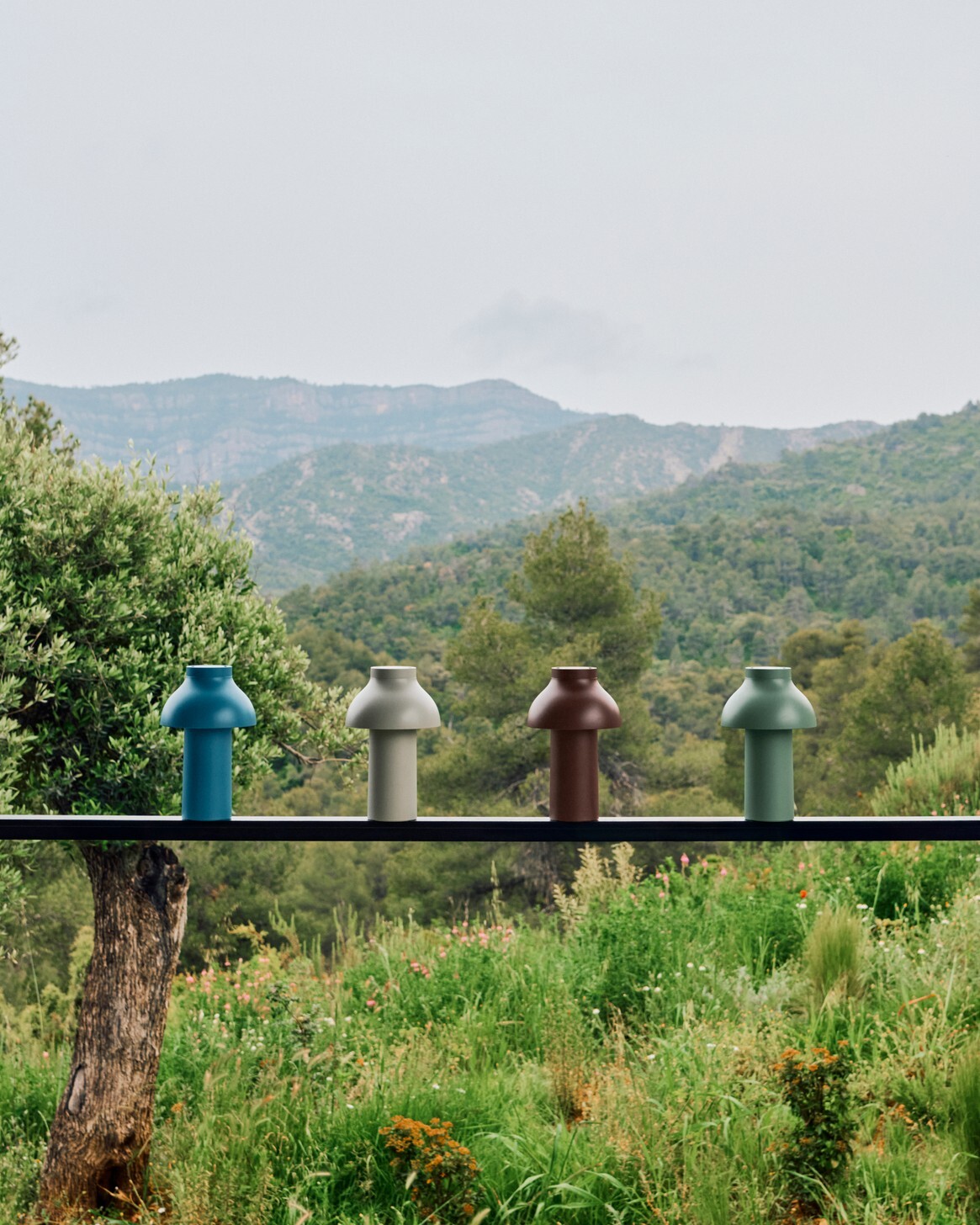 HAY PC portable 圓潤流線造型 × 豐富多彩配色 × 三段式調光設計