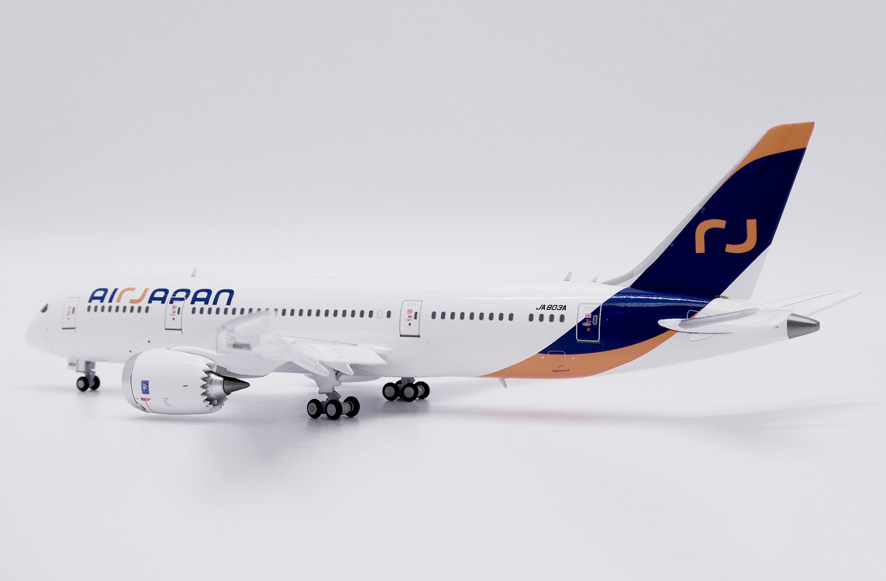 JC wings 1/400 日本航空波音787-8 夢幻飛機JA803A 襟翼放下