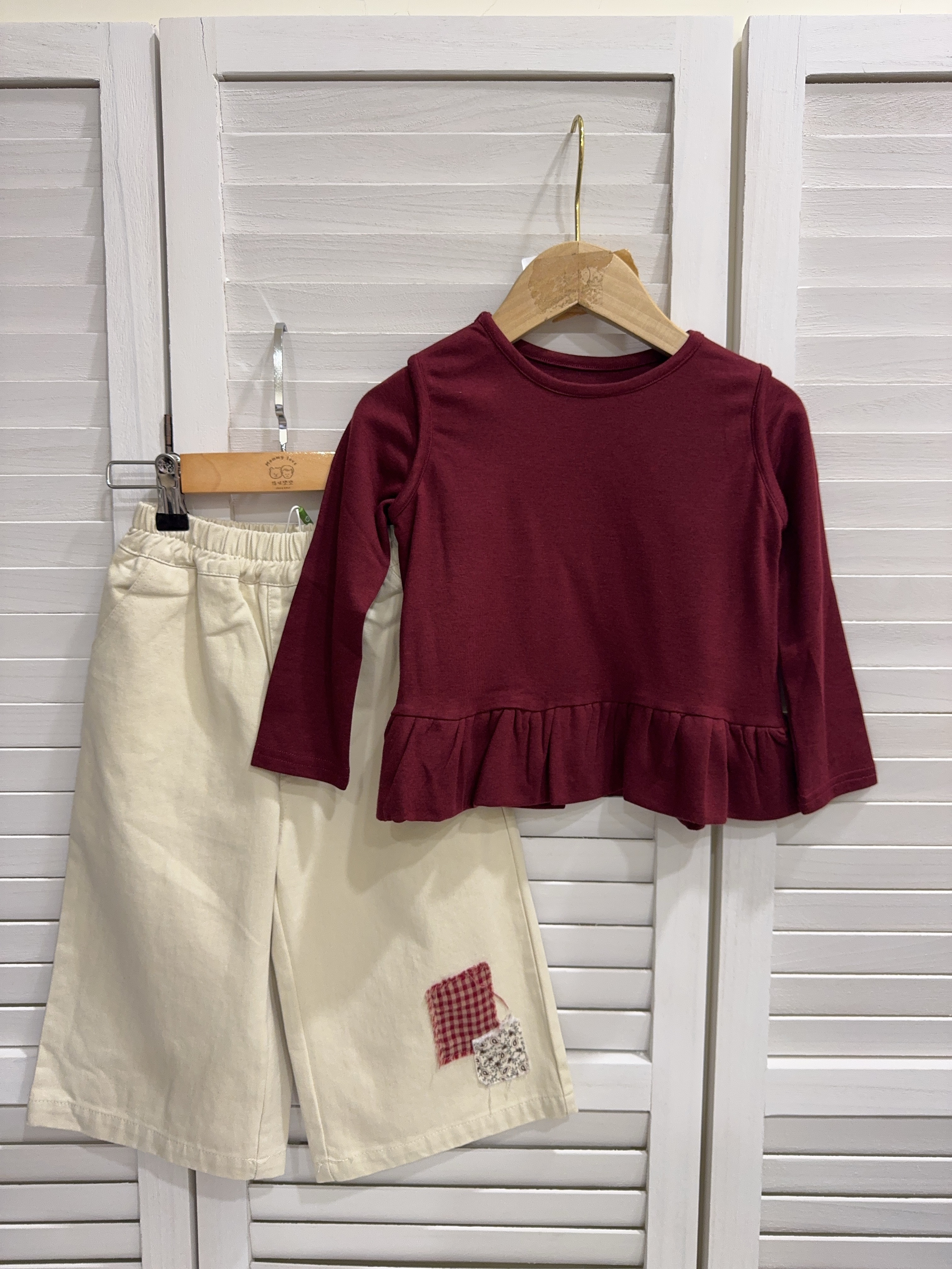 Q030碎布接拼米白長褲c145